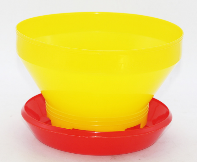 सफेद पीपी पोल्ट्री फीडर और ड्रिंकर स्वचालित चिकन ड्रिंकर और फीडर 3